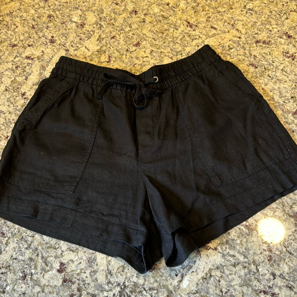 GAP Black Women's Drawstring Linen-Blend Shorts